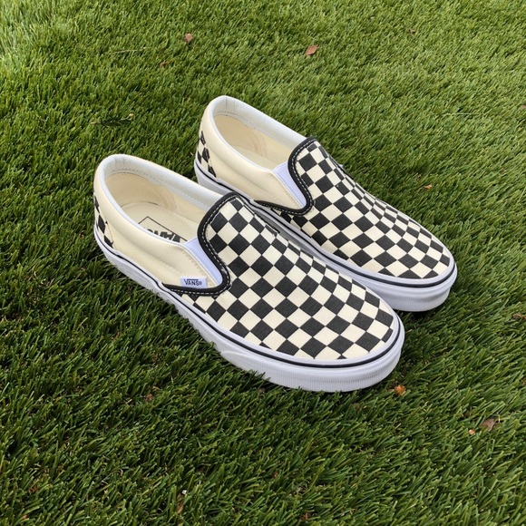 Vans Shoes - Vans checkboard slip on shoes. LIKE NEW👌